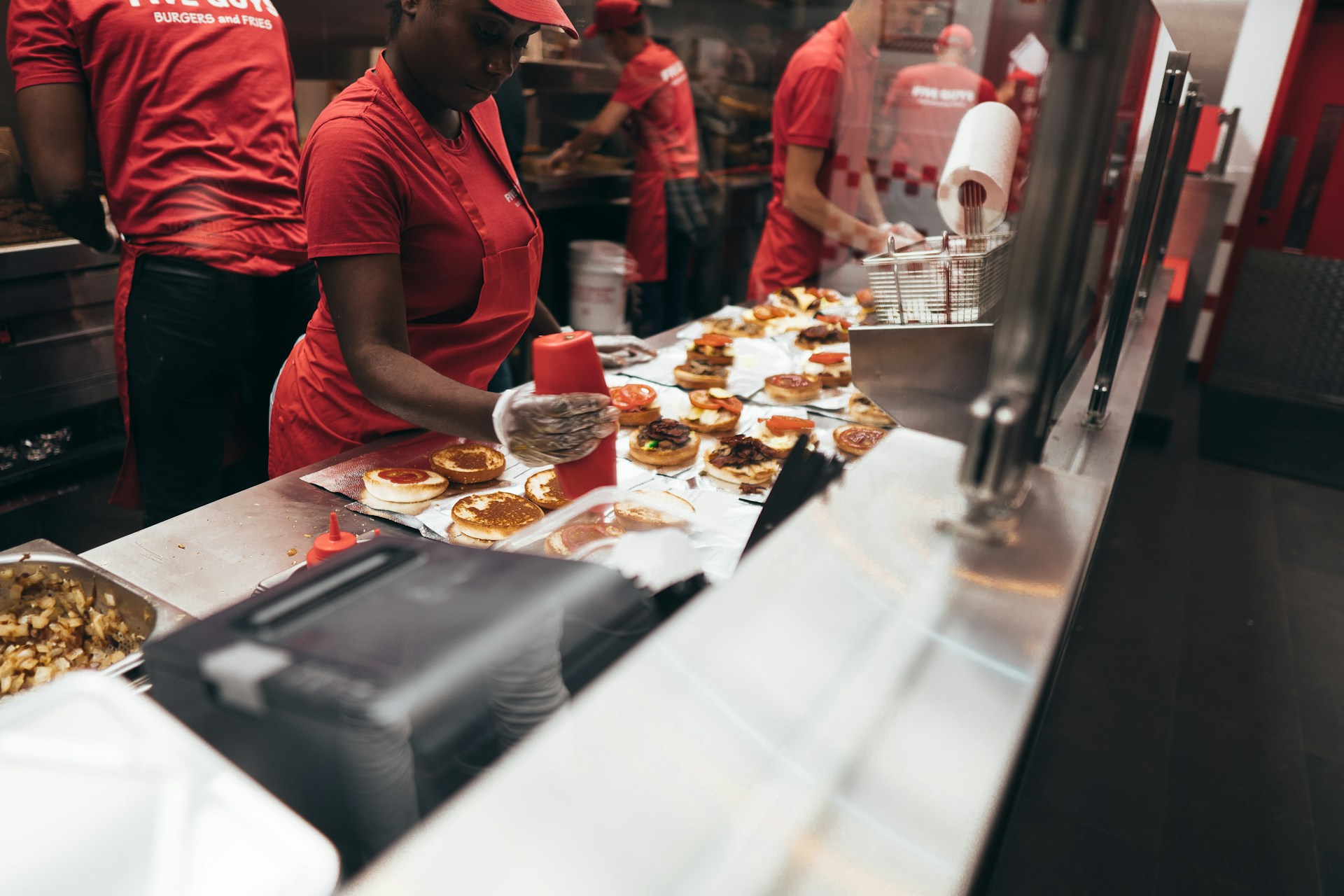 Mutuelle prévoyance restauration rapide : mise en place par DUE, dispenses, DSN et conformité URSSAF pour la CCN 1501