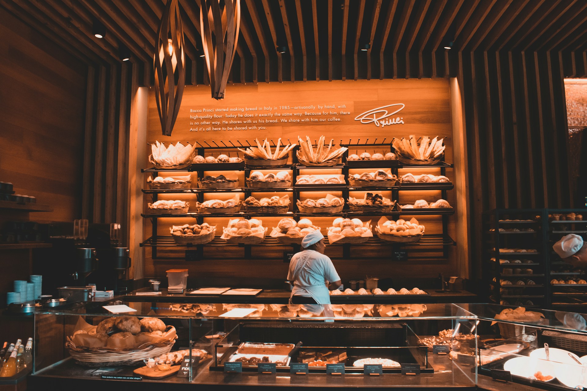 Mutuelle boulangerie IDCC 843 : artisan boulanger signant la décision unilatérale et les contrats santé et prévoyance de ses salariés
