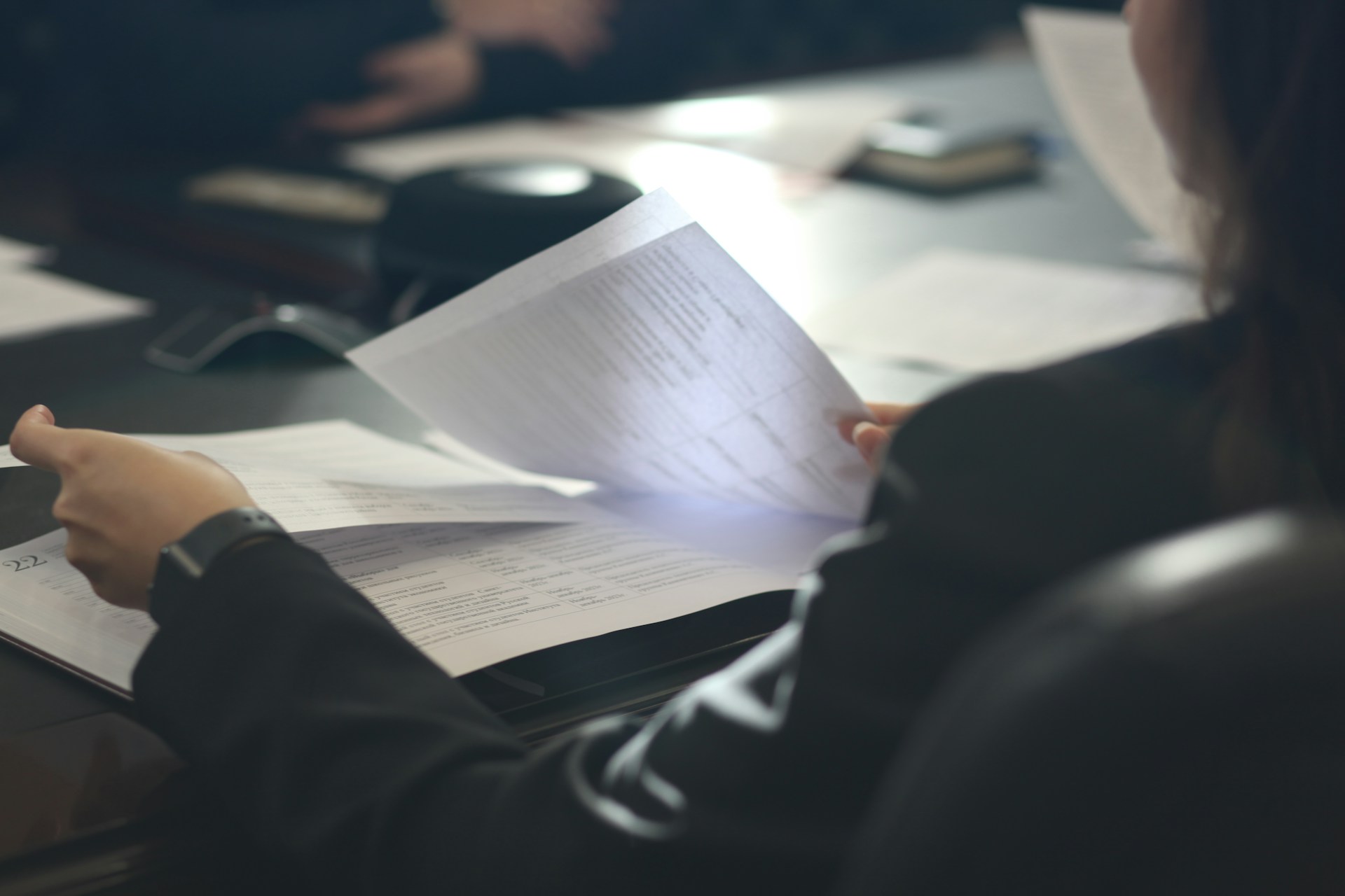 Notice d'information mutuelle et prévoyance remise en main propre à un salarié lors de son embauche